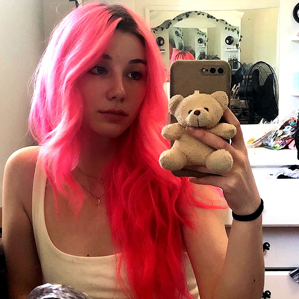 danielle.mercedie instagram image archive image