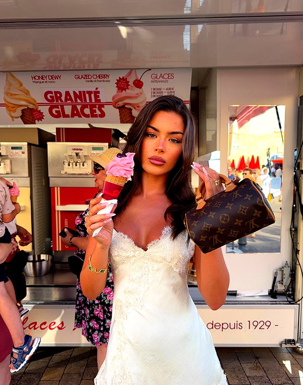 oliviaphillipps instagram image archive image