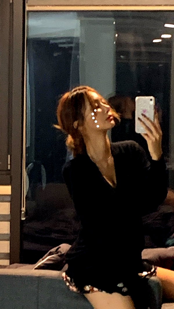Archived image from @heroineseen on Instagram