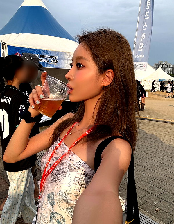 daxbin instagram image archive image
