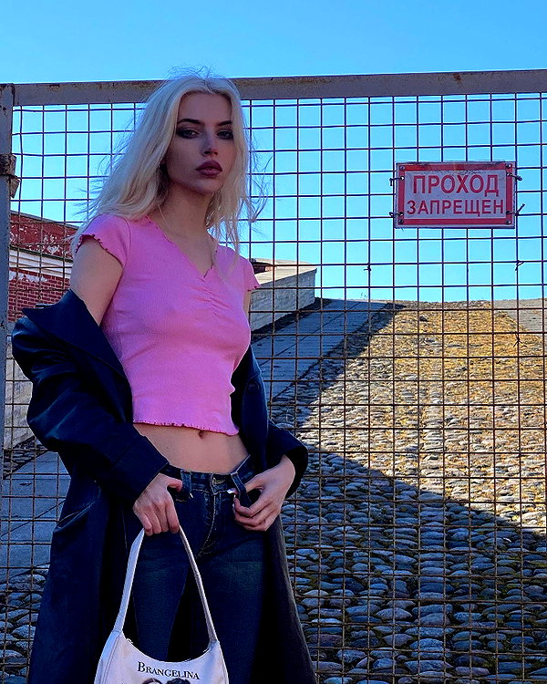 alien.hanna instagram image archive image