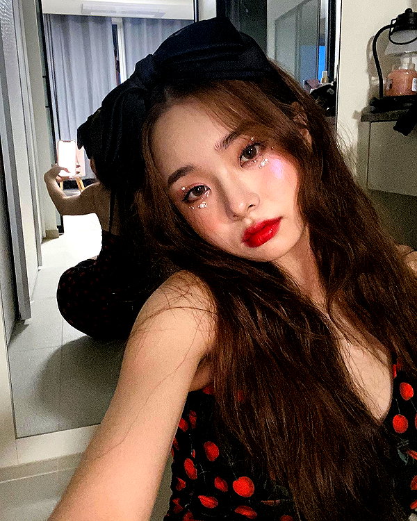 dear.zia instagram image archive image
