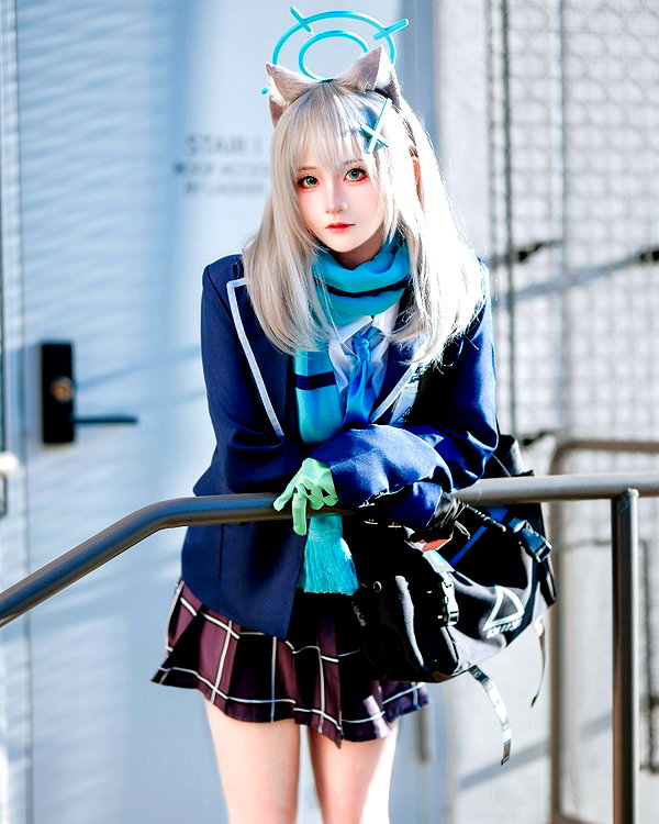 miee_cos instagram image archive image