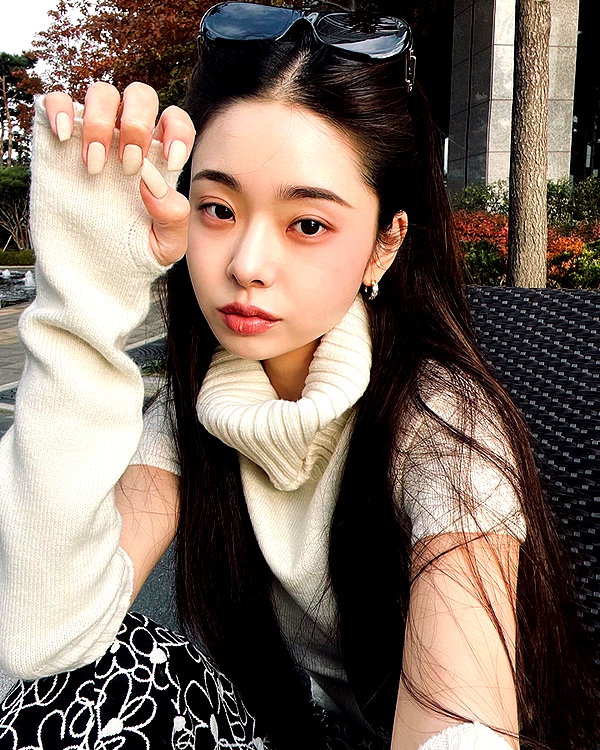 dear.zia instagram image archive image