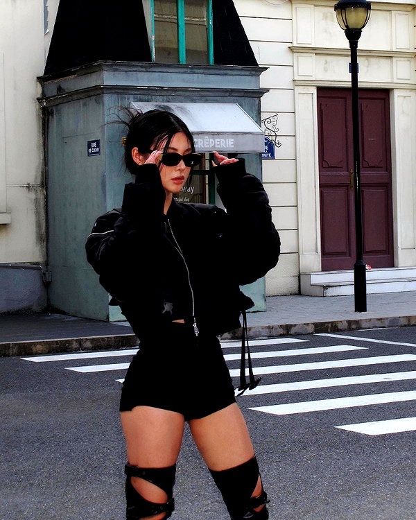 ll.lu1s instagram image archive image