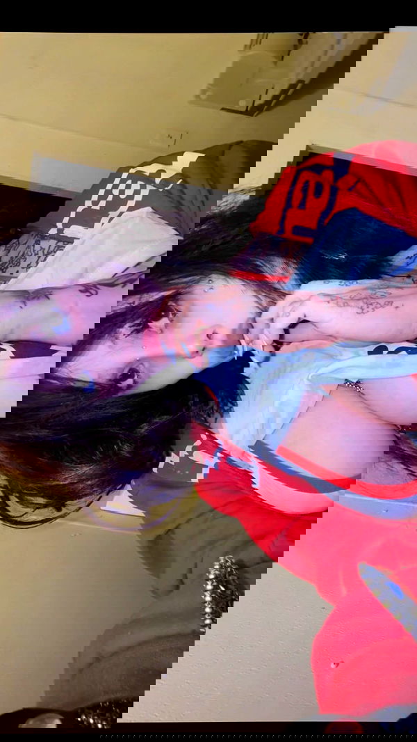 zommmbri zommmbri archive image