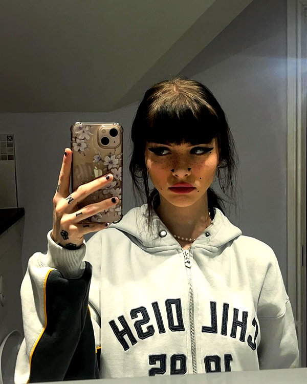 alice_hez instagram image archive image