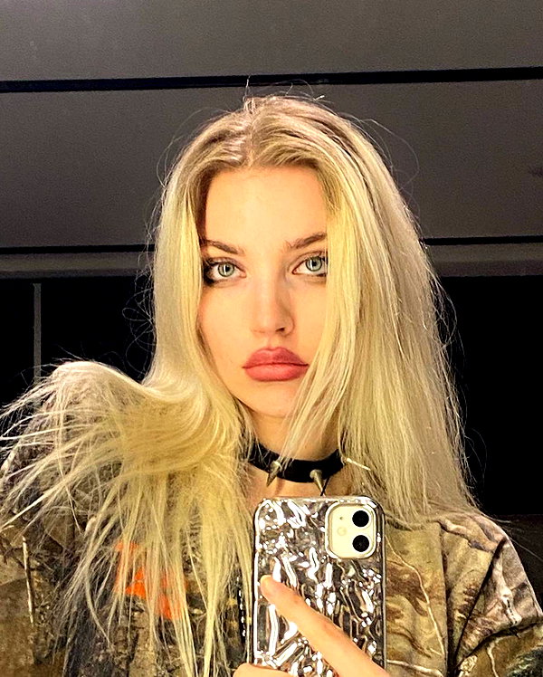 anya4everr instagram image archive image