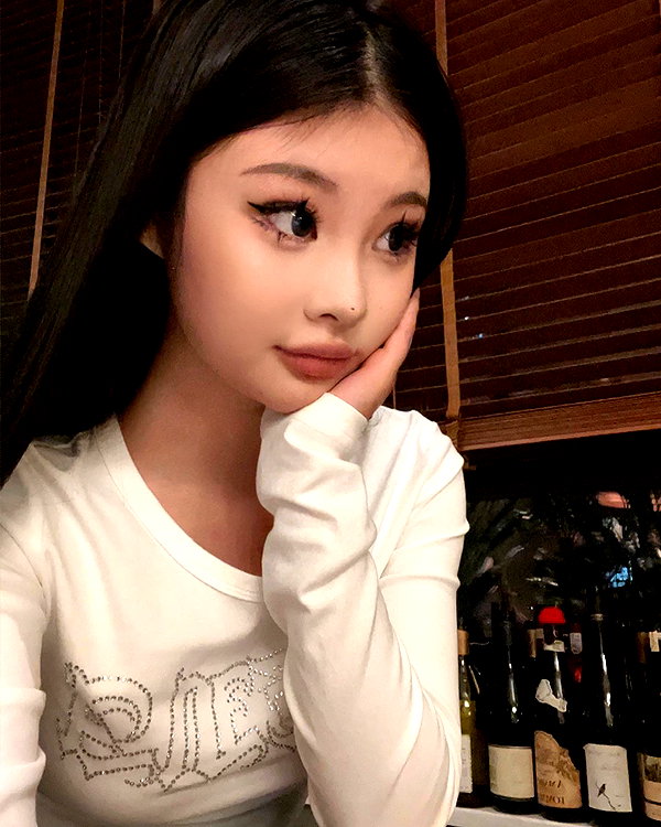 ll.lu1s instagram image archive image
