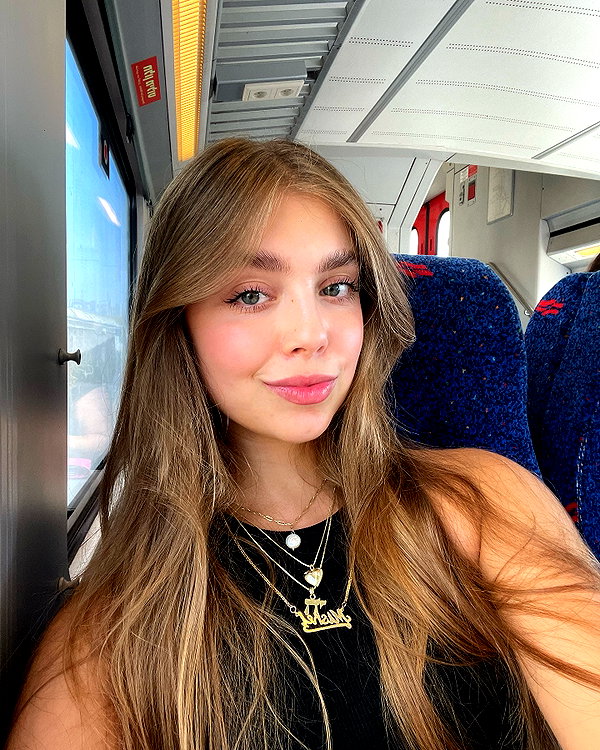 mishel_d_ instagram image archive image