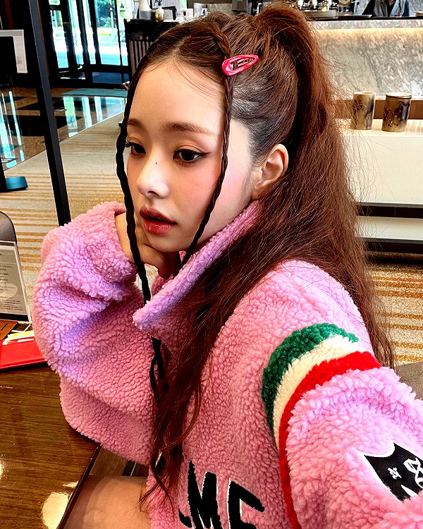 dear.zia instagram image archive image