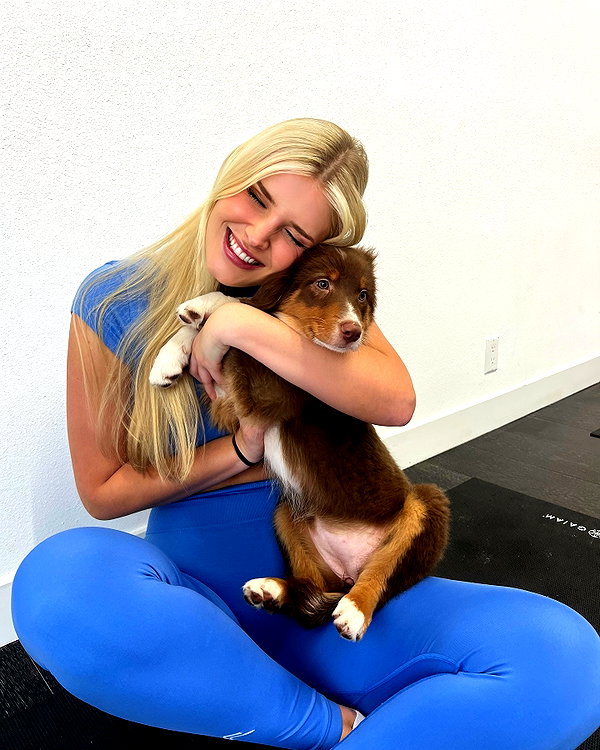 allie_dunn instagram image archive image