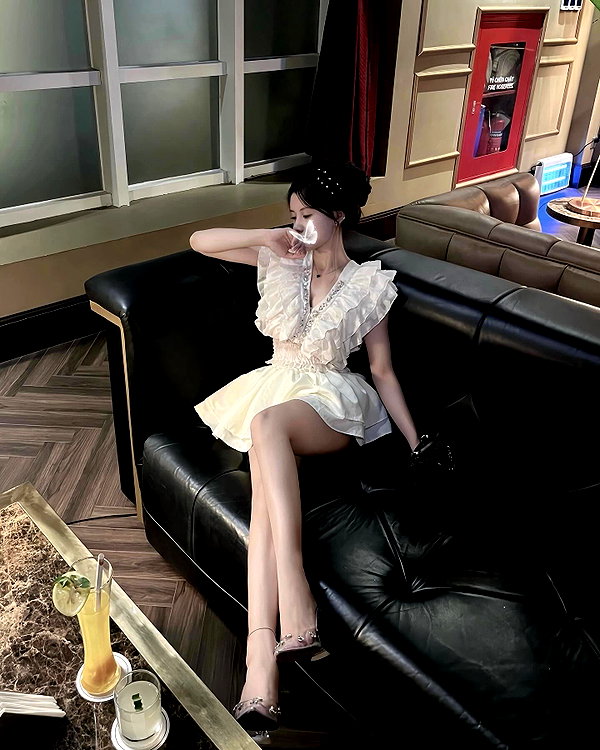 lyhythuedoxinh instagram image archive image