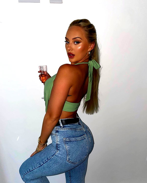 rhiannonbluee instagram image archive image