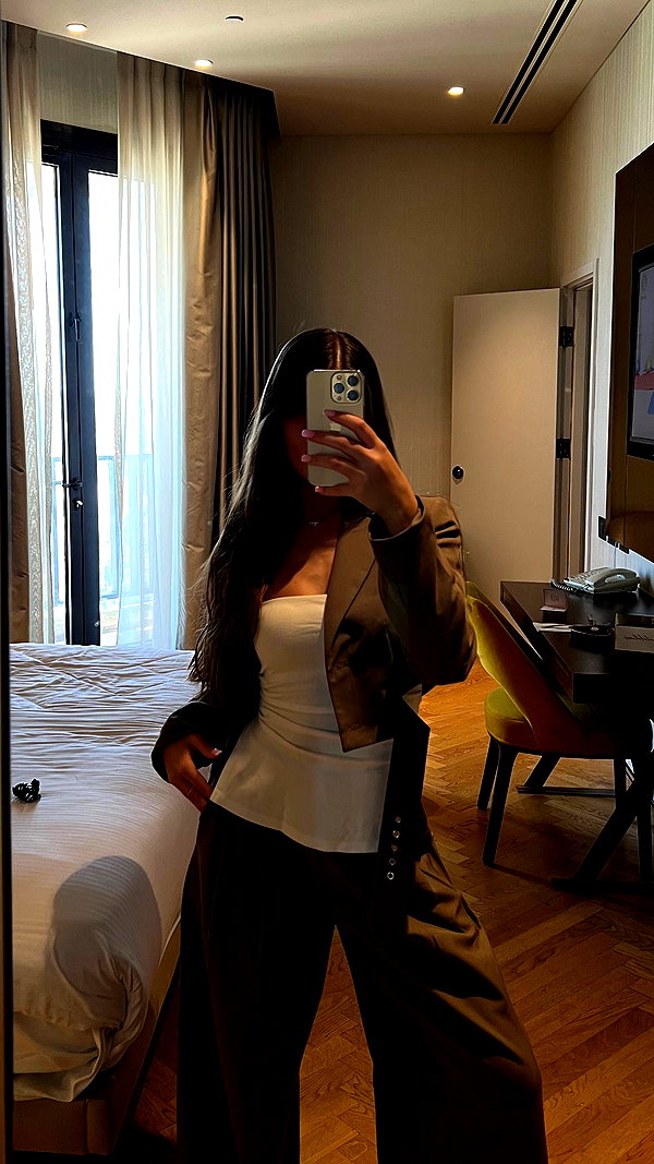 daniella_zeldis instagram image archive image
