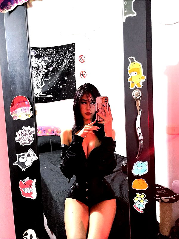 shevaal_x instagram image archive image