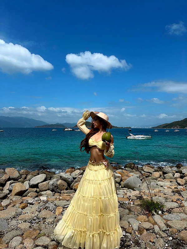 lyhythuedoxinh instagram image archive image