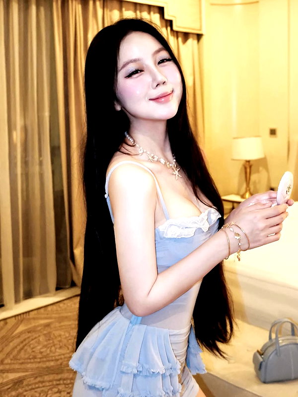 lyhythuedoxinh instagram image archive image