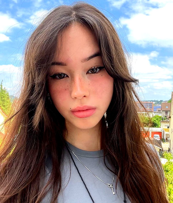 baddiesessence instagram image archive image