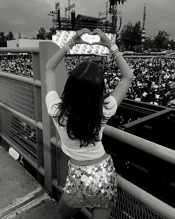 ainaratorneg instagram image archive image