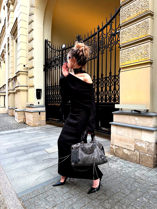 kkwwwv instagram image archive image