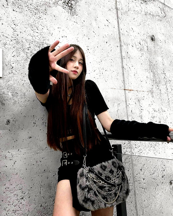 is2tian instagram image archive image