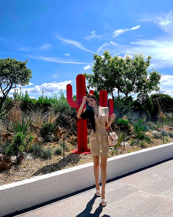 dear.zia instagram image archive image