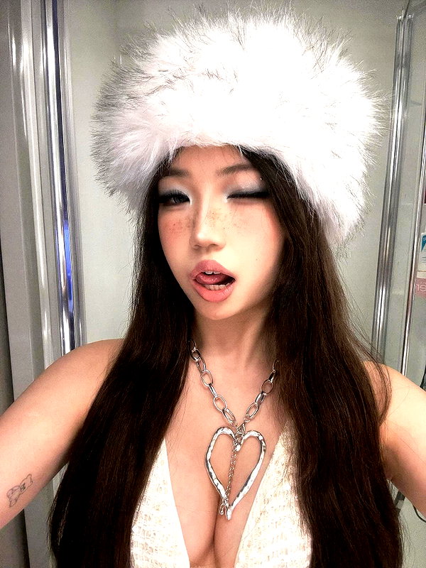 joycee.e instagram image archive image