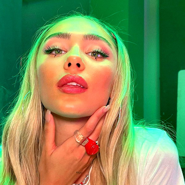 maya.keyy instagram image archive image