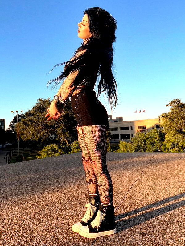 yeahimcaroline instagram image archive image