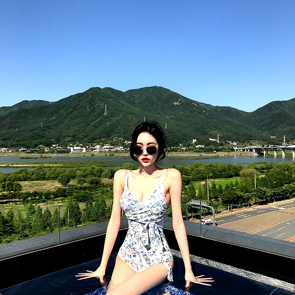 daxbin instagram image archive image