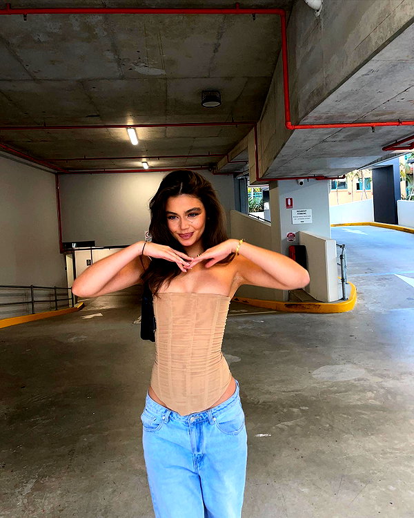 oliviaphillipps instagram image archive image