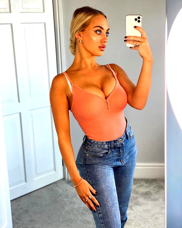 rhiannonbluee instagram image archive image