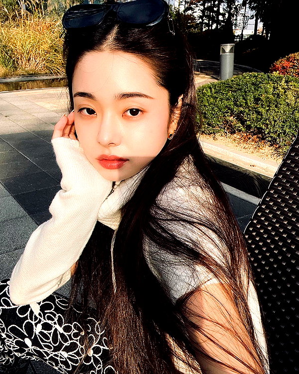 dear.zia instagram image archive image