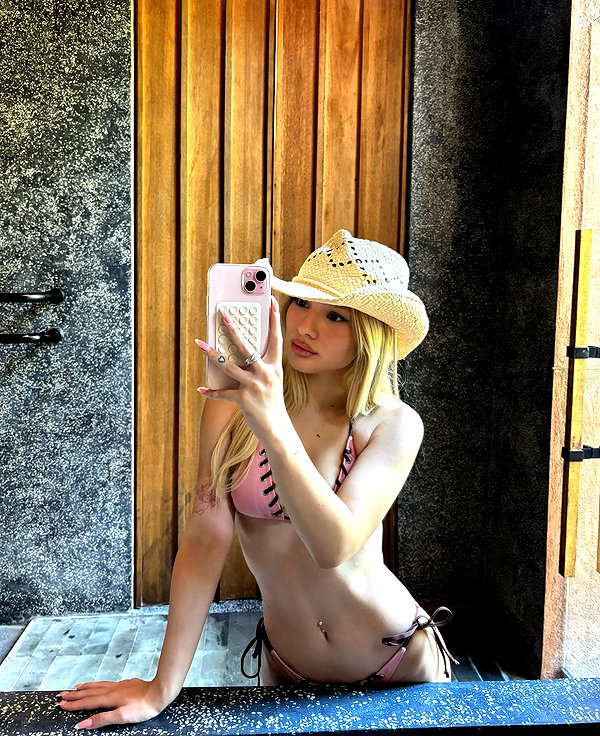niisadurmaz instagram image archive image