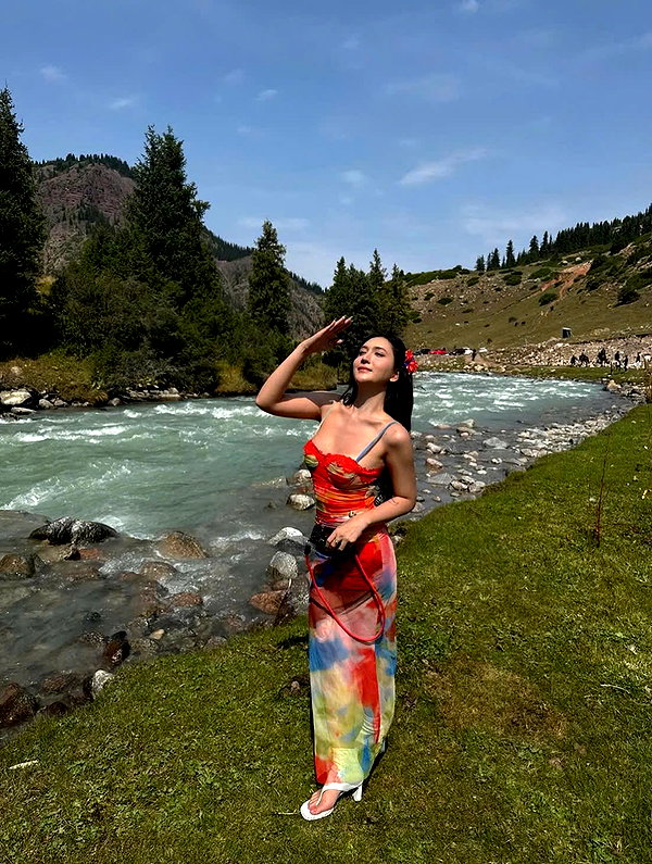 lyhythuedoxinh instagram image archive image