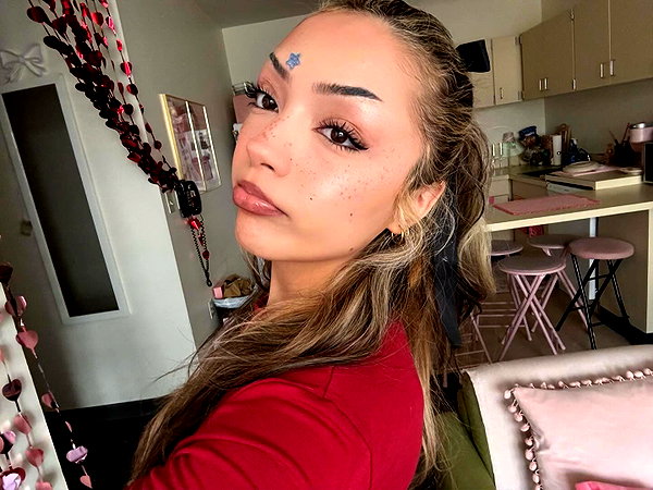 v.qx instagram image archive image