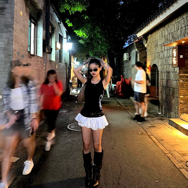 yifan.liii instagram image archive image