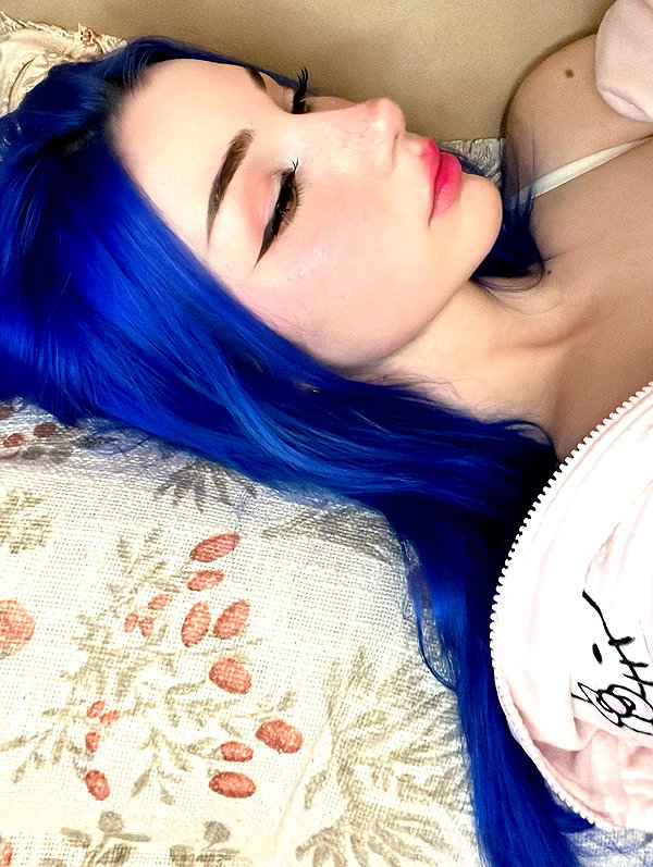 danielle.mercedie instagram image archive image