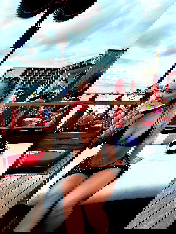 itshayleydavies itshayleydavies archive image