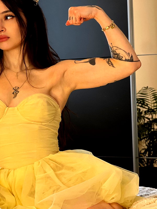 cata.leyah instagram image archive image