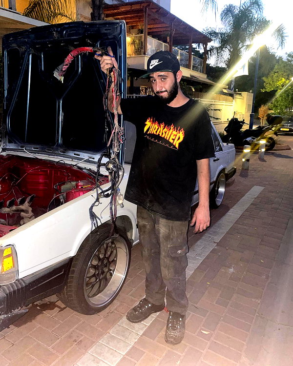 eitan.420 instagram image archive image