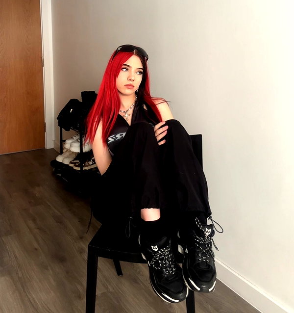 _roniira instagram image archive image