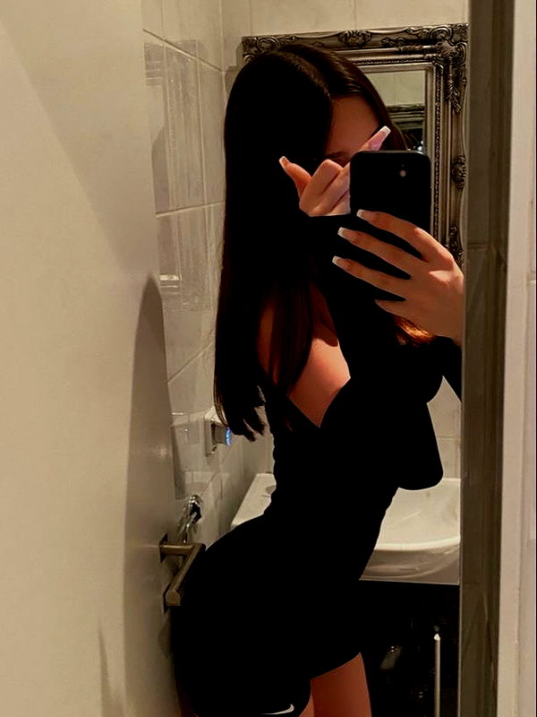 leonie_08.06_ instagram image archive image