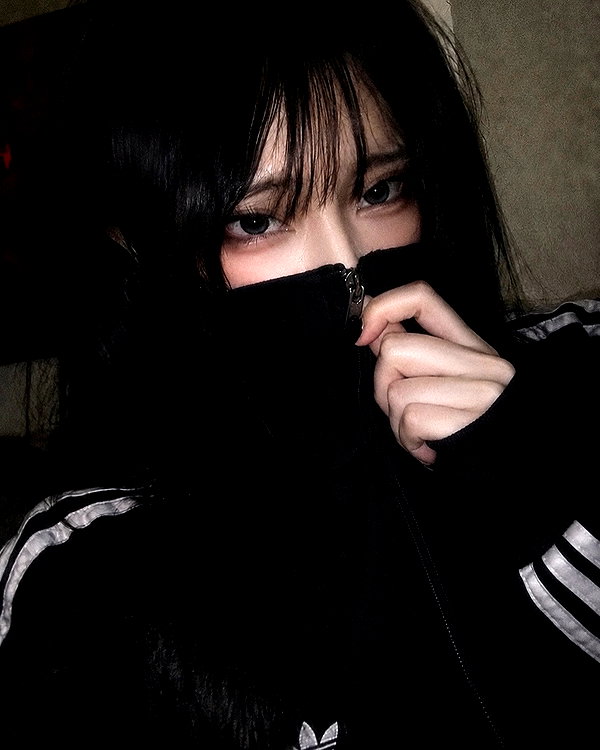 Archived image from @owol.xx on Instagram