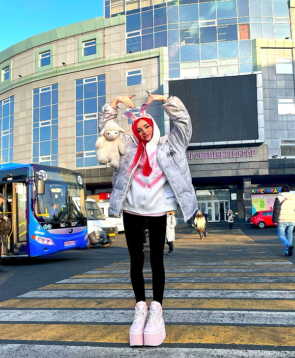vik4au instagram image archive image