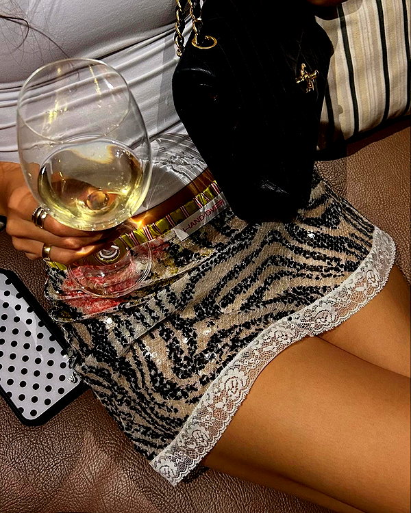 ainaratorneg instagram image archive image