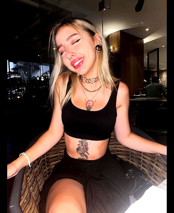 karin_orhov instagram image archive image