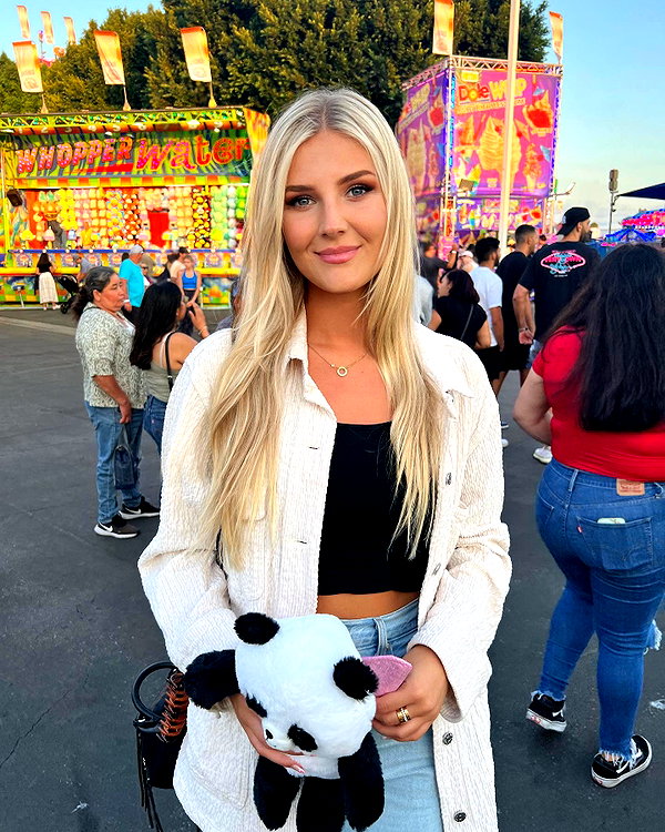 allie_dunn instagram image archive image