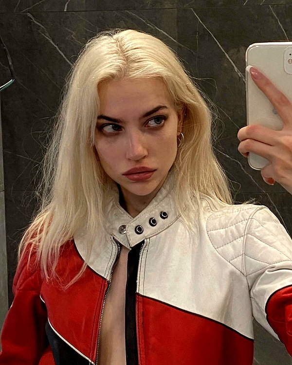 anya4everr instagram image archive image